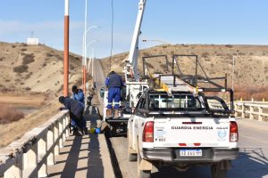 Finalizaron la instalación de la Iluminación del puente de Piedra Buena