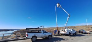 Finalizaron la instalación de la Iluminación del puente de Piedra Buena