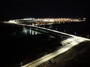 Finalizaron la instalación de la Iluminación del puente de Piedra Buena