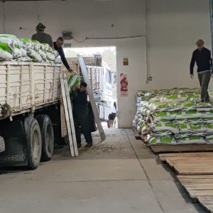 Suárez: "Llegamos en tiempo y forma a más de doscientos ochenta productores de toda la provincia”