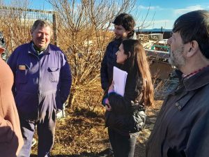 Continúa la entrega de forrajes a pequeños productores en chacras de Río Gallegos