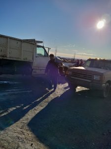 Continúa la entrega de forrajes a pequeños productores en chacras de Río Gallegos