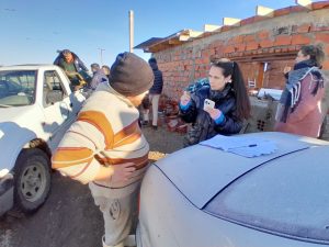 Continúa la entrega de forrajes a pequeños productores en chacras de Río Gallegos