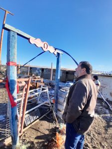 Continúa la entrega de forrajes a pequeños productores en chacras de Río Gallegos