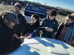 Continúa la entrega de forrajes a pequeños productores en chacras de Río Gallegos