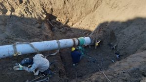 Se realizó la reparación de cañería en Caleta Olivia