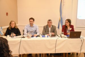 Dictan capacitación sobre producción de hidrógeno y energías renovables