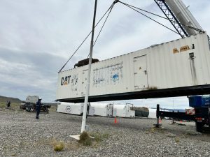 Trasladan generadores de energía a Piedra Buena y Puerto Santa Cruz para fortalecer el sistema energético durante los cortes