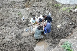 Personal de Servicios Públicos repara el acueducto de Palermo Aike y solicita uso responsable del agua