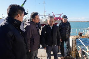 Vidal recorrió Puerto Deseado con empresarios chinos para impulsar inversiones en la industria pesquera y manufacturera
