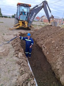 Servicios Públicos avanza en la ampliación de la red de cloacas en Piedra Buena