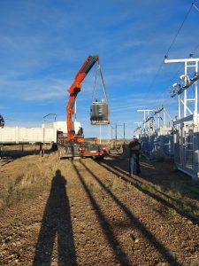 Trabajo exitoso en Puerto San Julián, Servicios Públicos cambió transformador para mejorar suministro eléctrico