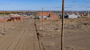 Avanza la extensión de la red eléctrica en el barrio José Obrero de Cte. L. Piedra Buena