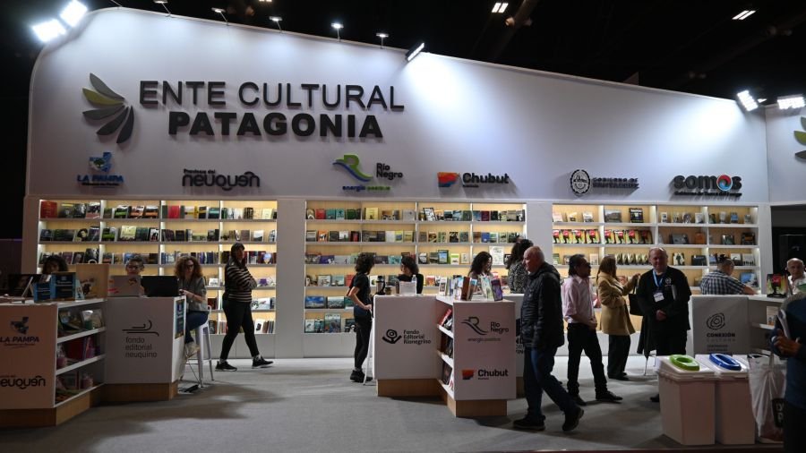 Literatura y música santacruceña en la Feria Internacional del Libro