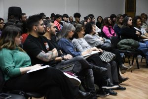 Más de 200 personas iniciaron el Seminario de Curaduría a cargo de Rodrigo Alonso
