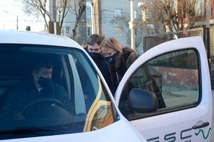 Alicia participó de la presentación del primer auto eléctrico en Santa Cruz