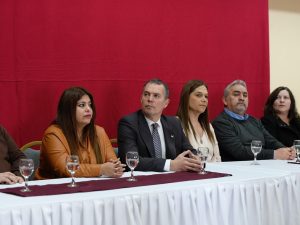 El Gobierno de Santa Cruz acompañó el 52° Aniversario de Tres Lagos
