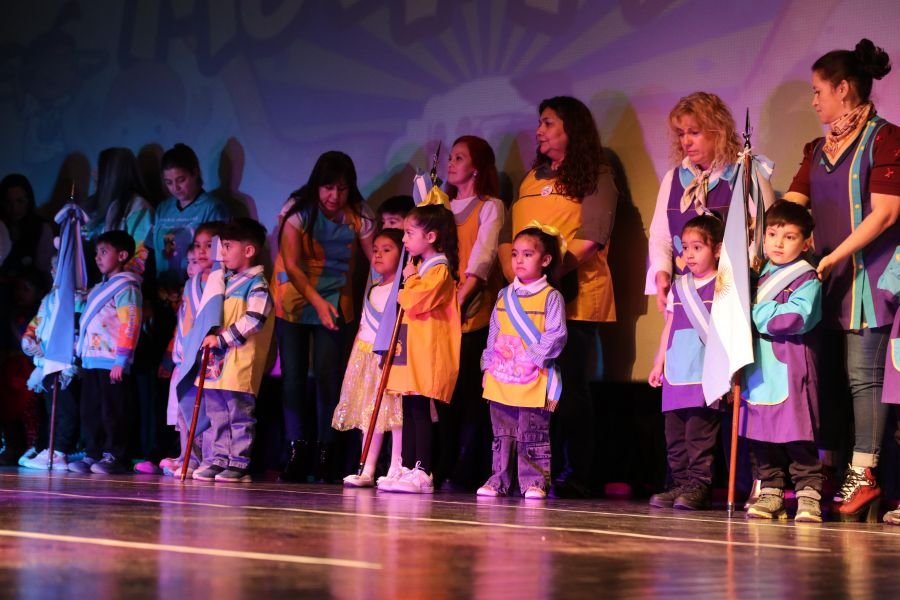 Más de 770 estudiantes de Jardines de Infantes brillaron en la 21° Edición del “Movi Musi”