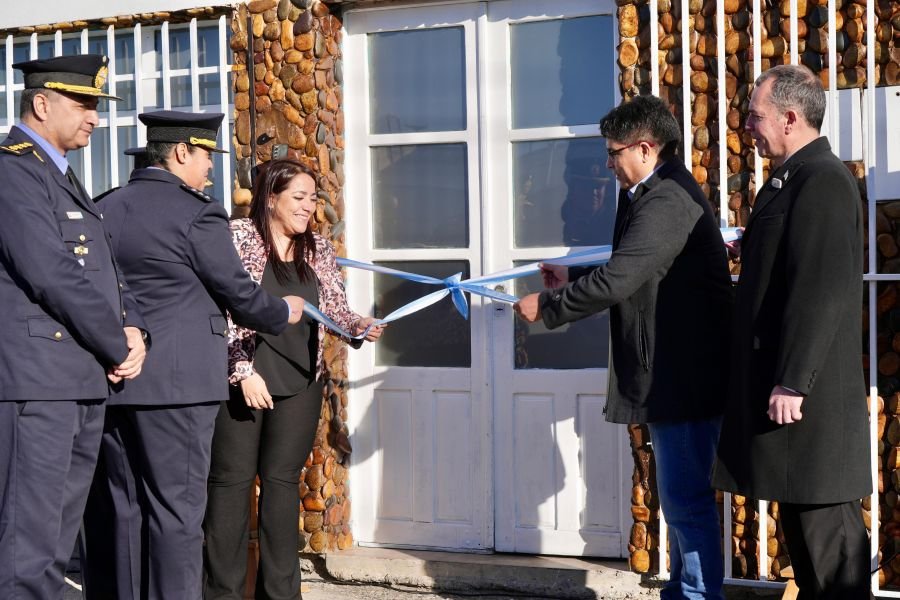 Vidal inauguró junto a su Gabinete y la intendente una nueva Delegación de Criminalística en Piedra Buena