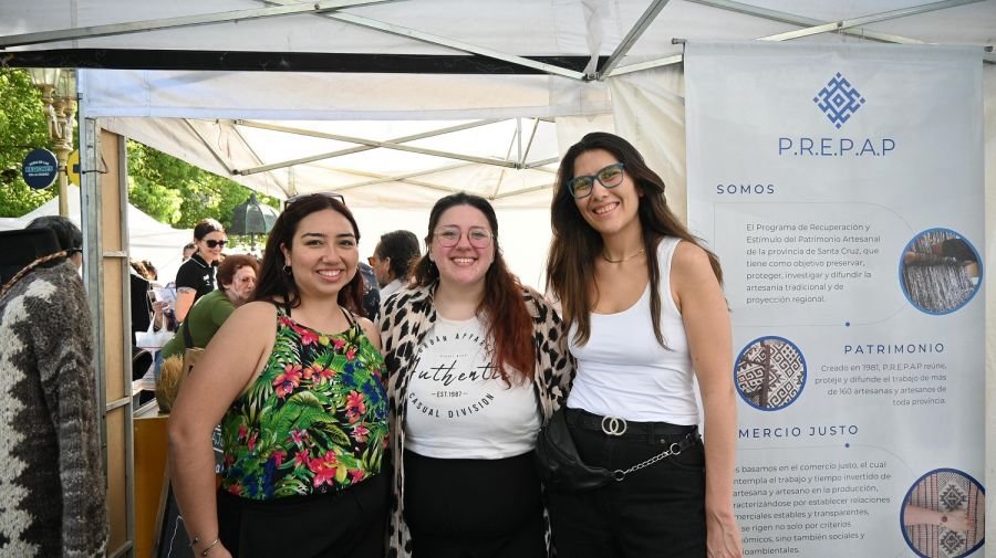Santa Cruz participó en la Feria de las Regiones