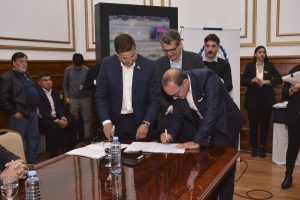 Jaime Álvarez, tras la firma de cesión de las 10 áreas hidrocarburíferas: “Queremos que las inversiones se traduzcan en desarrollo”