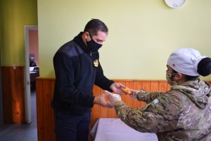 “Los efectivos están trabajando desde el comienzo de la pandemia y se lo valoramos”