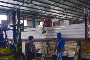 Santa Cruz Puede inició la descarga de la planta de alimentos balanceados en el predio del centro comercial e industrial