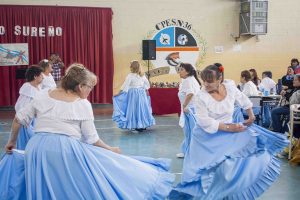 Adultos Mayores del Centro de Día “Recuerdos Compartidos” participaron de la Peña “Viento Sureño”