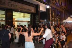 Santa Cruz se lució con arte, música y gastronomía en La Noche de las Casas 2025