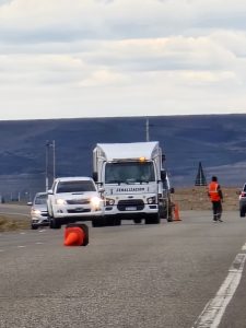 Vialidad Provincial realiza demarcación horizontal sobre la Ruta Provincial N°53