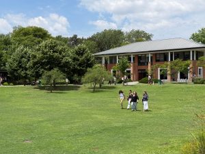 Vidal encabezó una reunión con prestigiosa universidad y el sector empresarial para impulsar un proyecto educativo provincial