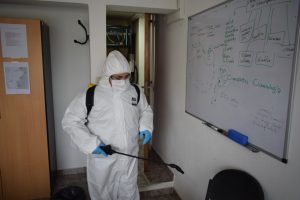 Seguridad trabaja en la desinfección de comisarías y edificios administrativos