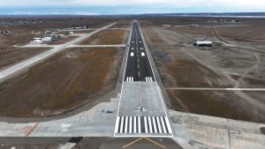 Claudio Vidal encabezó el acto de inauguración de la flamante pista del Aeropuerto de Río Gallegos