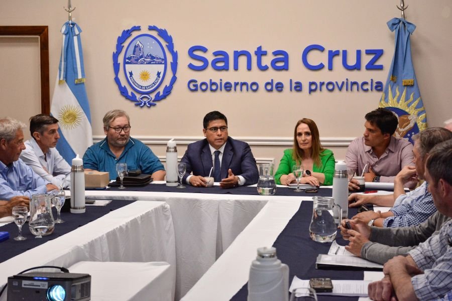 Mesa de trabajo: El Gobierno y el sector productivo aúnan criterios para potenciar y activar los campos