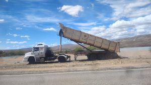 El Calafate: Equipos de Vialidad Provincial realizan trabajo en la Ruta Nacional N° 40