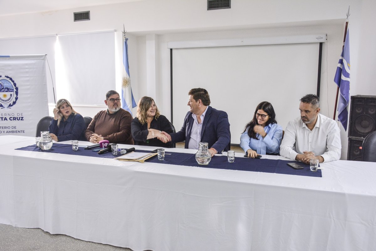 Santa Cruz abrió la licitación para garantizar medicamentos en todos los hospitales provinciales
