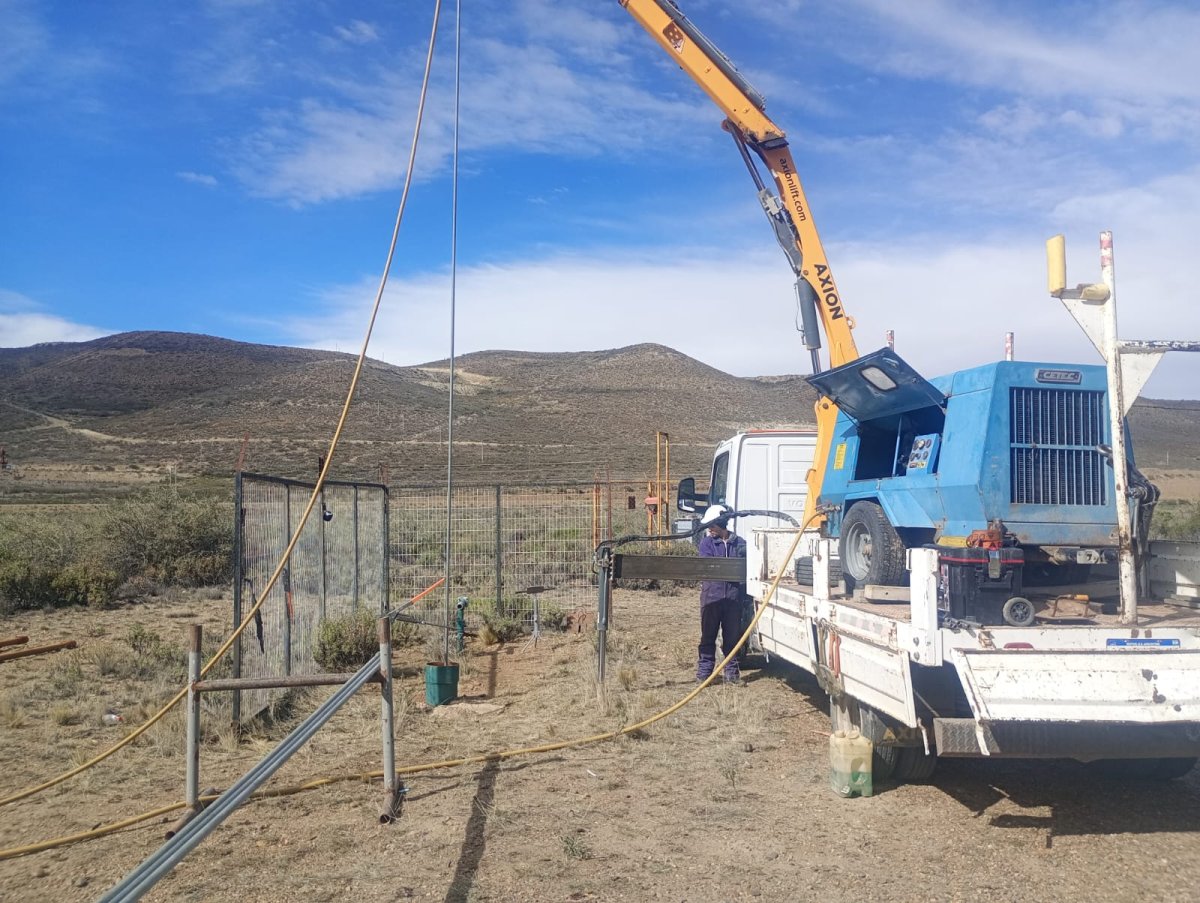 Servicios Públicos: realizan tareas de mantenimiento en pozos de captación en Pico Truncado