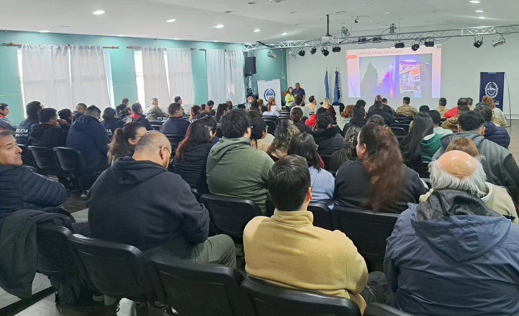 Salud fortalece la atención de emergencias mediante la formación continua de sus teleoperadores
