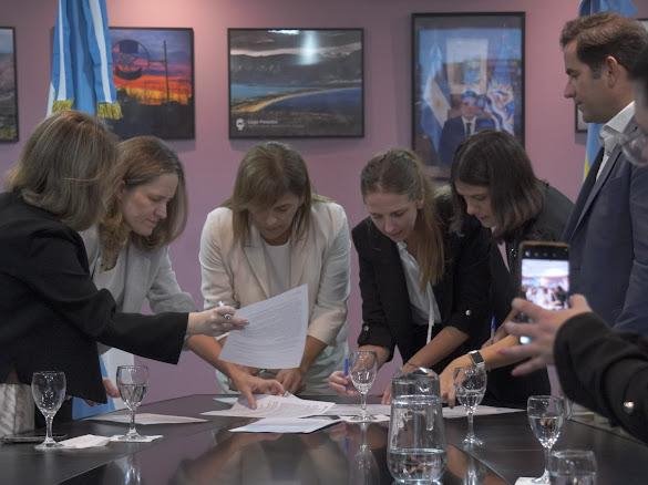 El Gobierno de Santa Cruz renovó su compromiso estratégico con la alfabetización