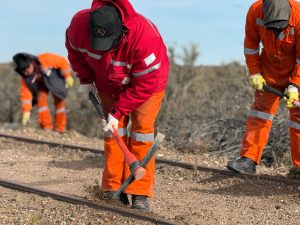 Vidal impulsa la vuelta del tren en Santa Cruz: recorrió las obras en Jaramillo y almorzó con trabajadores de YCRT