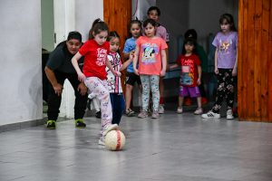 Comenzaron las jornadas de fútbol mixto en el CIC del Carmen