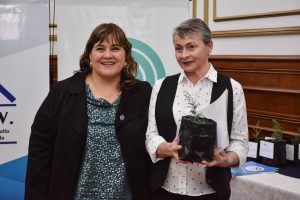 “Más de 23 años esperando y por fin llegó”: emoción de familias que recibieron su título de propiedad