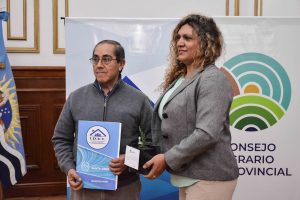 “Más de 23 años esperando y por fin llegó”: emoción de familias que recibieron su título de propiedad
