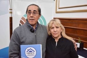 “Más de 23 años esperando y por fin llegó”: emoción de familias que recibieron su título de propiedad