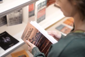 Santa Cruz comenzó su participación en la Feria Internacional del Libro de Buenos Aires