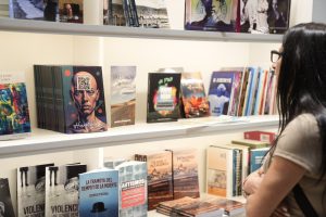 Literatura, música y poesía patagónica marcaron la jornada de Santa Cruz en la Feria del Libro