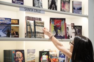 Literatura, música y poesía patagónica marcaron la jornada de Santa Cruz en la Feria del Libro