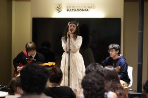 Literatura, música y poesía patagónica marcaron la jornada de Santa Cruz en la Feria del Libro
