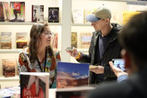 Literatura, música y poesía patagónica marcaron la jornada de Santa Cruz en la Feria del Libro