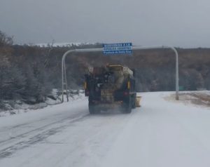 Operativo en la cordillera: despejaron nieve y habilitaron el paso en Mina 1